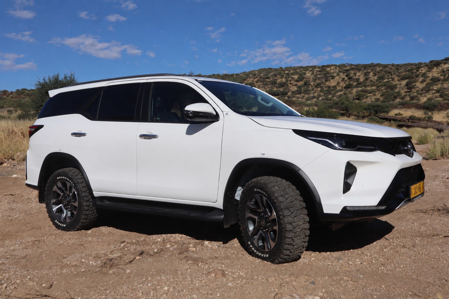 Toyota Fortuner 2.4 - zdjęcie 3