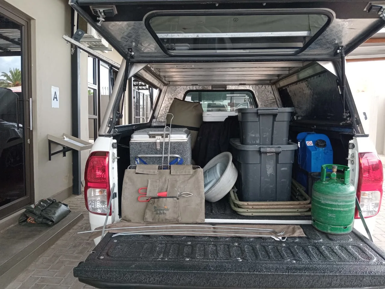Toyota Hilux Double Cab 2.4 z kempingiem (1-2 osoby) - zdjęcie 5
